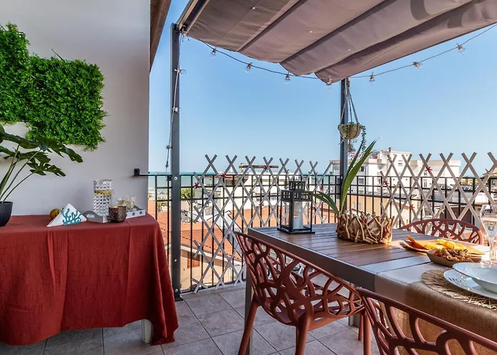 Gioiello Marino Holiday Apt -1 Min From The Sea- Free Parking- Bike- Wi-Fi