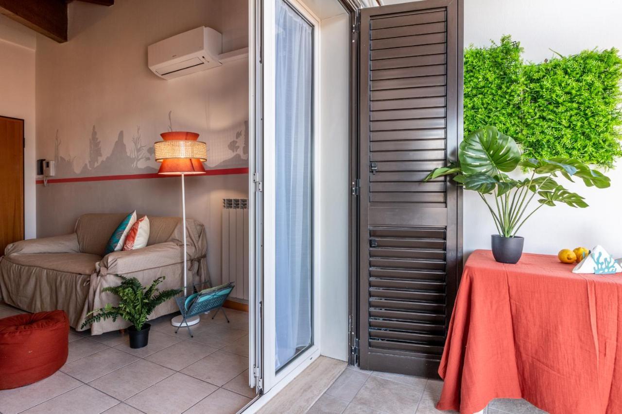 Gioiello Marino -1 Min From The Sea- Free Parking- Bike- Wi-fi Apartment *